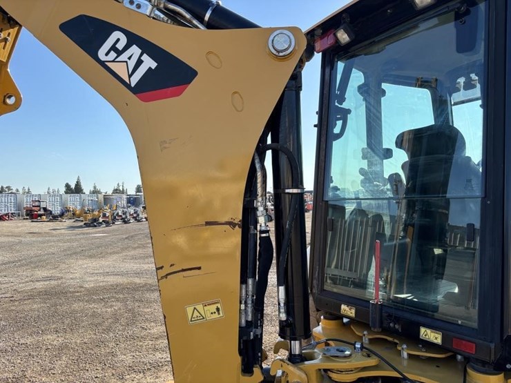 2018-caterpillar-420f2-it-image-22