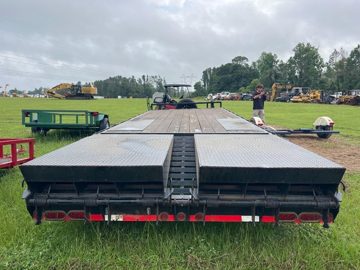 2022-load-trail-102"-x-24'-trailer-image-3