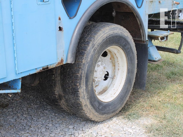 2001-ford-f750-image-4