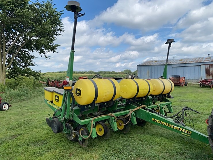 john-deere-1750-image-1