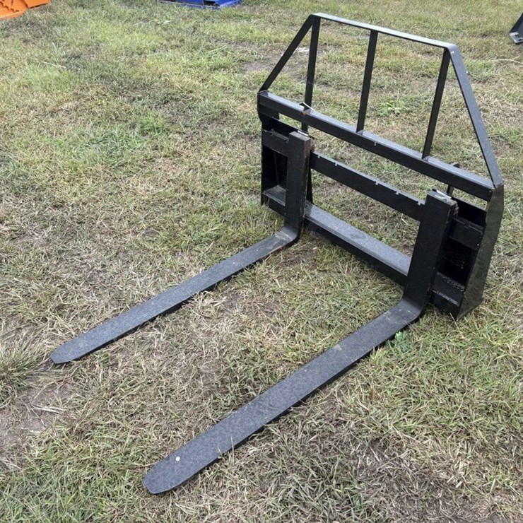 Pallet Forks, 48”, on 46” Carriage, Skidloader QT,