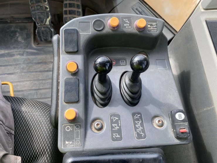 2019-caterpillar-966m-image-17