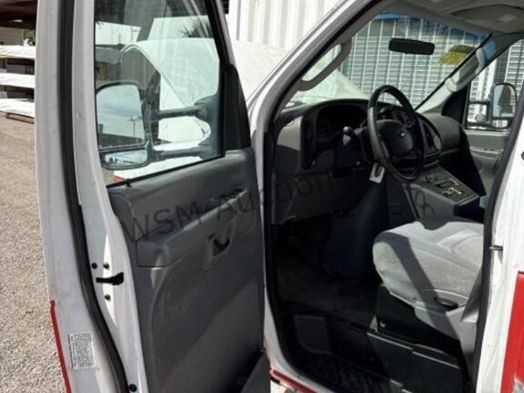 2006-ford-e450-image-29