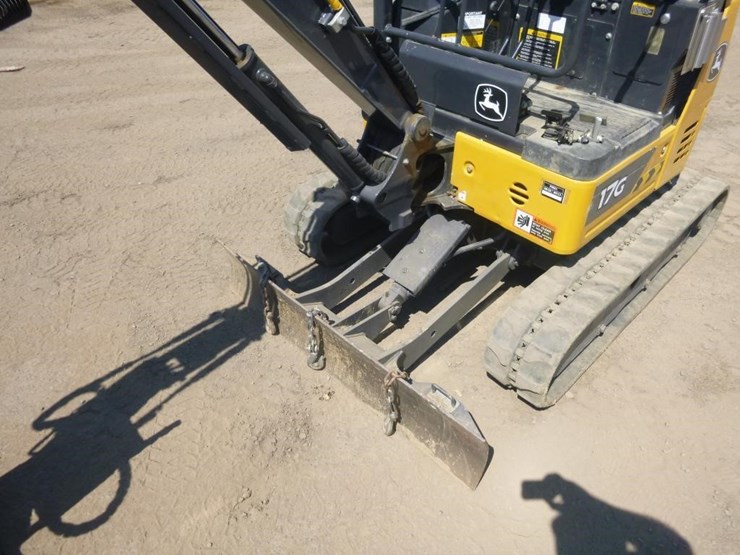 2022-deere-17g-image-14