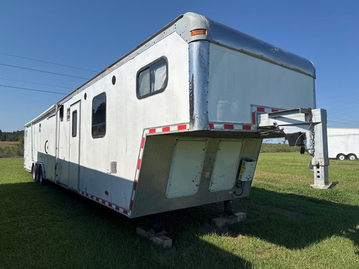 1995-pace-american-8'-x-48'-gooseneck-bunkhouse-tl-image-1