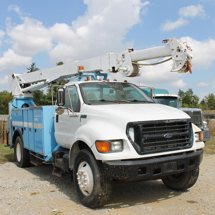 2001 FORD F750