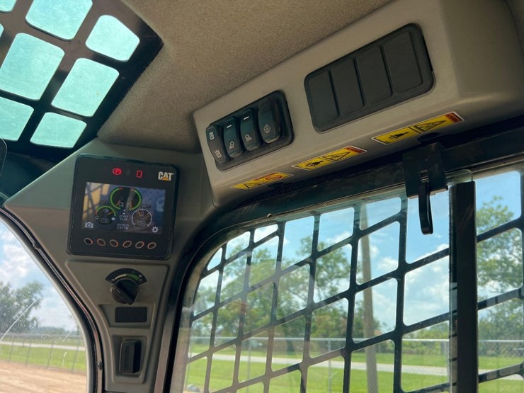 2019-caterpillar-289d3-image-30