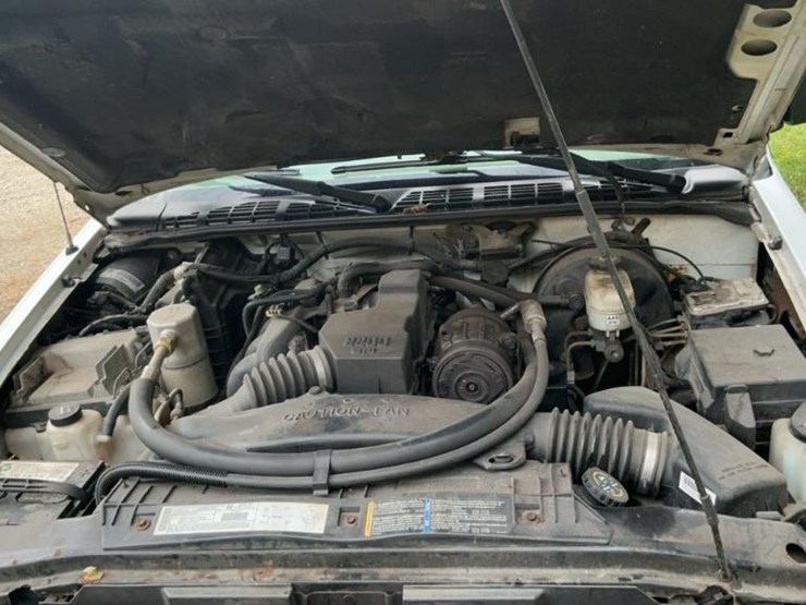 #143-•-2002-chevy-s10-truck-image-8