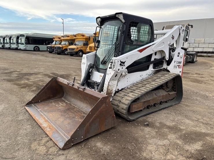 2022-bobcat-t770-image-1