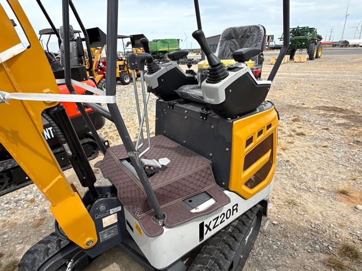 #220-•-#26490-•-unused-cfg-xz20r-mini-excavator-image-13