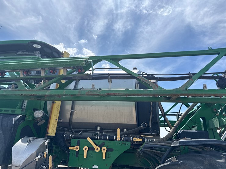 2018-john-deere-r4038-image-25