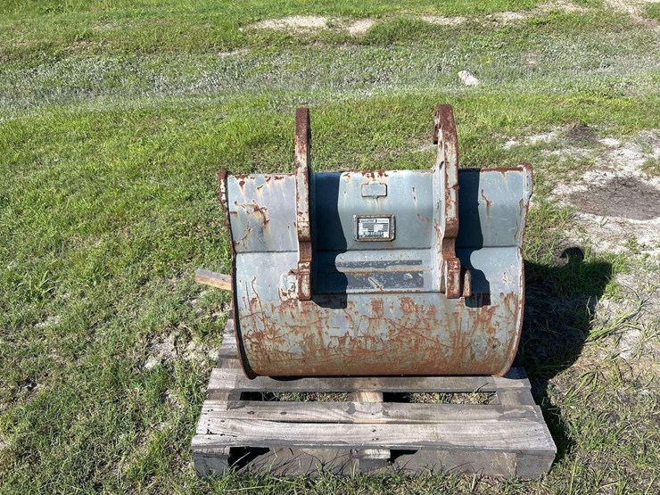 2021-vematec-30in-excavator-bucket-image-6