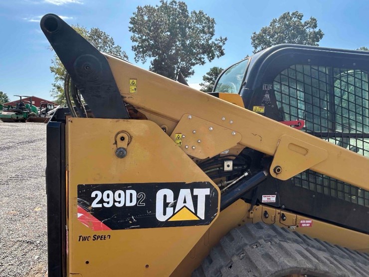 2017-caterpillar-299d2-image-15