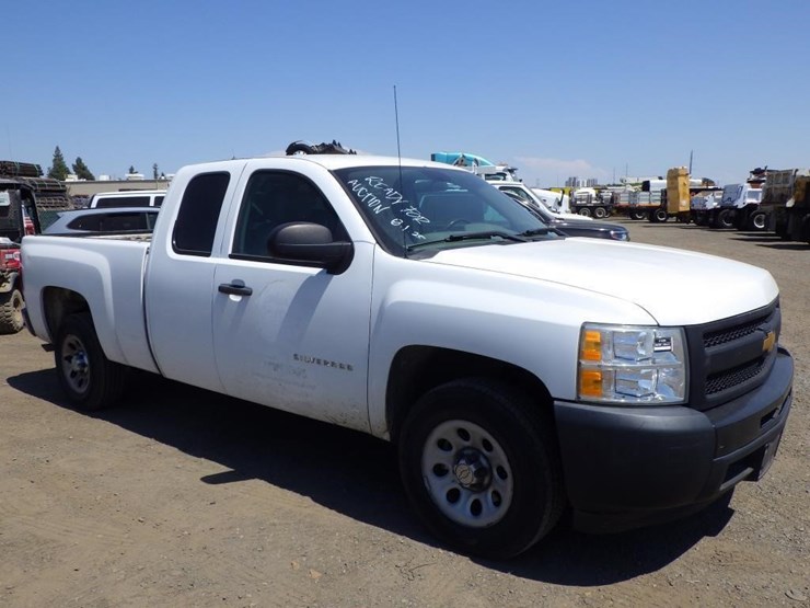 2013-chevrolet-1500-image-2