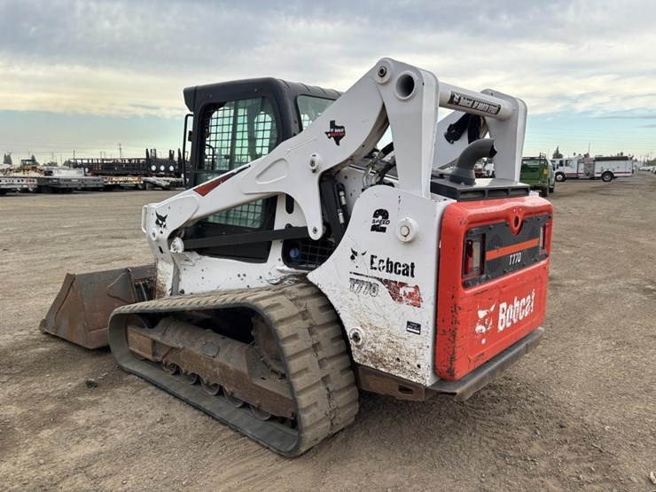 2022-bobcat-t770-image-4