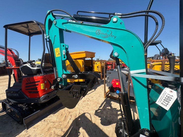 unused-cfg-qh12r-excavator-image-10