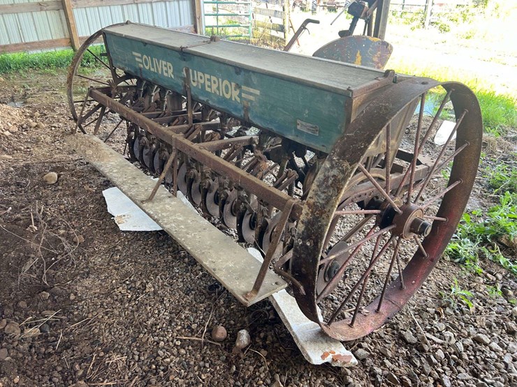 oliver-superior-8ft-grain-drill-image-3