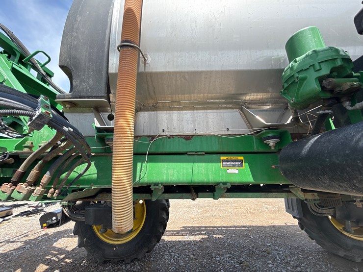 2018-john-deere-r4038-image-16