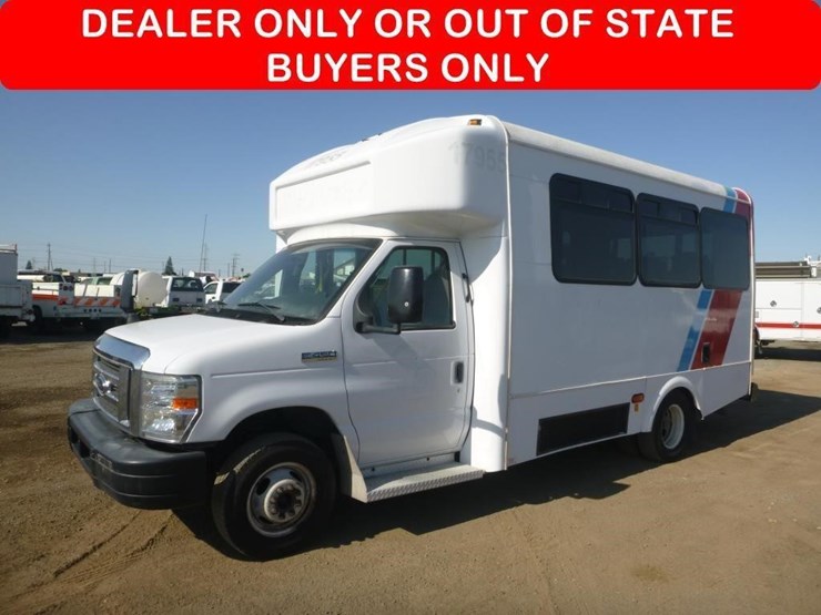 2017-ford-e450-image-1