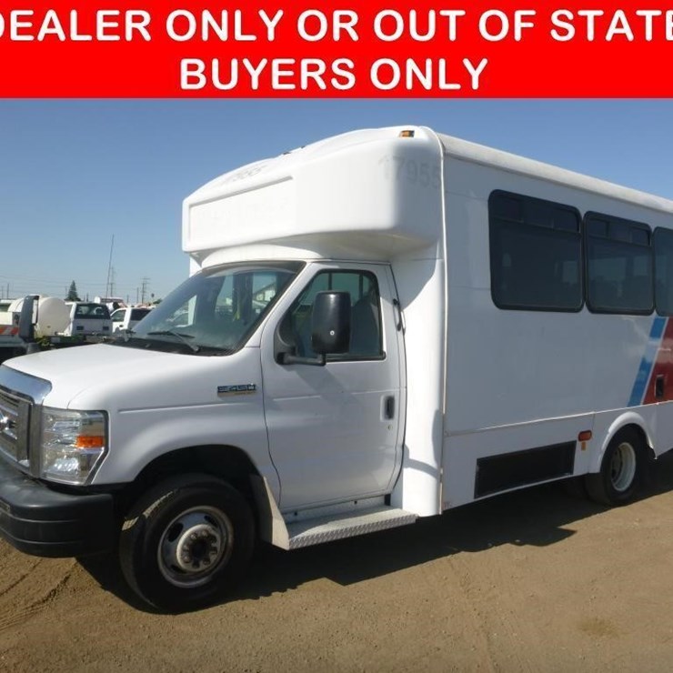 2017 FORD E450