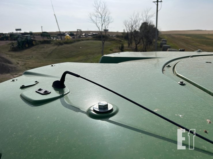 2021-john-deere-s790-image-96