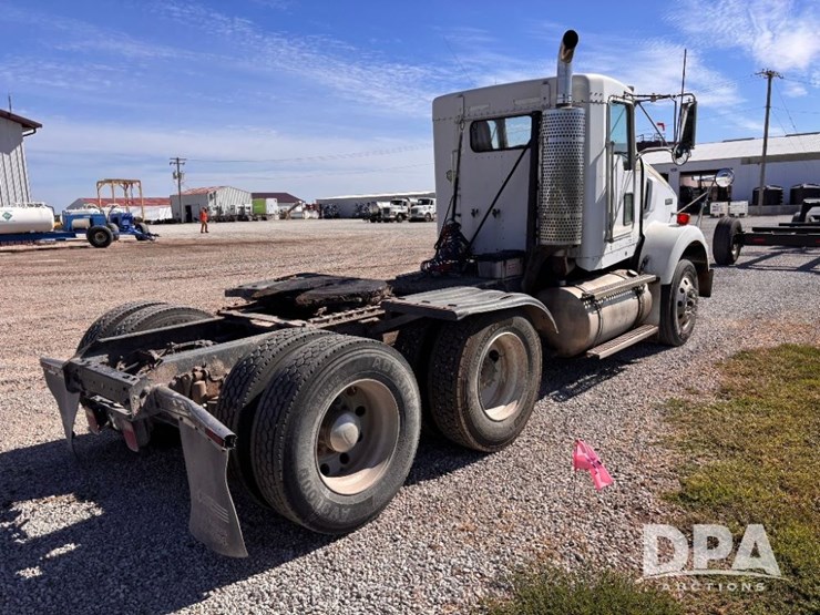 2005-kenworth-t800-image-6