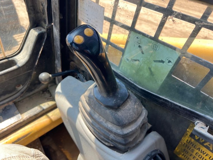2008-caterpillar-226b2-image-23