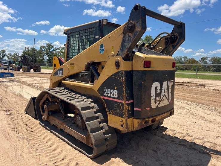 2006-caterpillar-252b-image-2