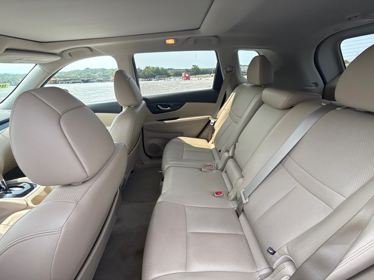 2015-nissan-rogue-sl-image-25