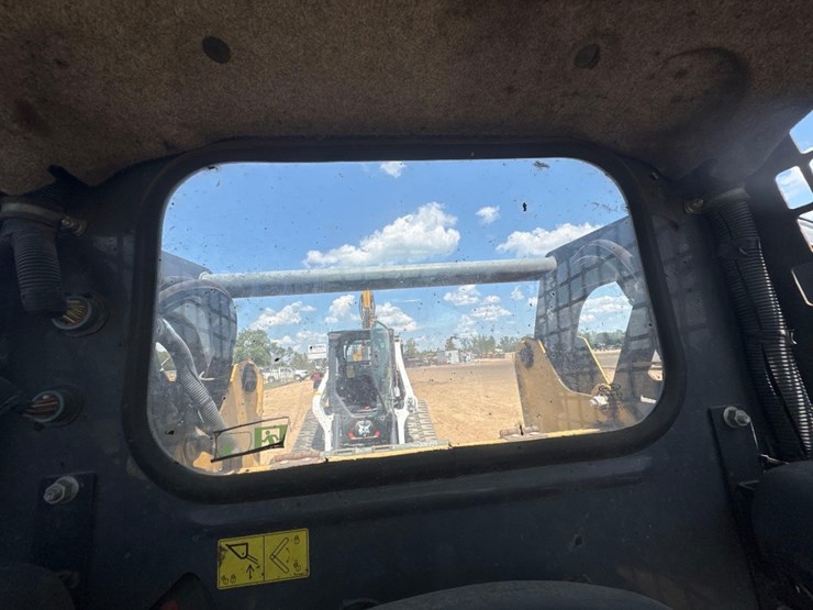 2018-deere-317g-image-36