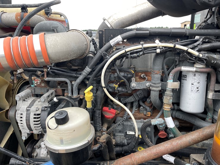 2013-peterbilt-386-image-33
