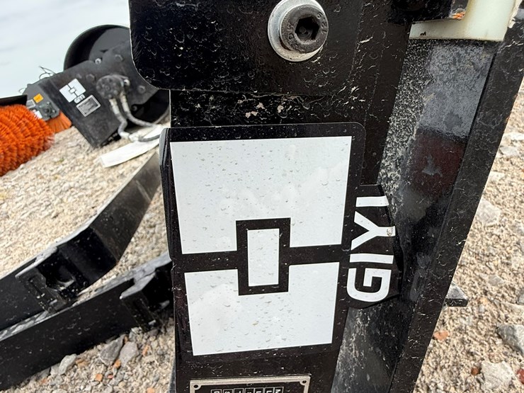 #230-•-#26377-•-unused-giyi-30"-mini-skid-steer-side-shift-fork-xcyhc2507283-image-5