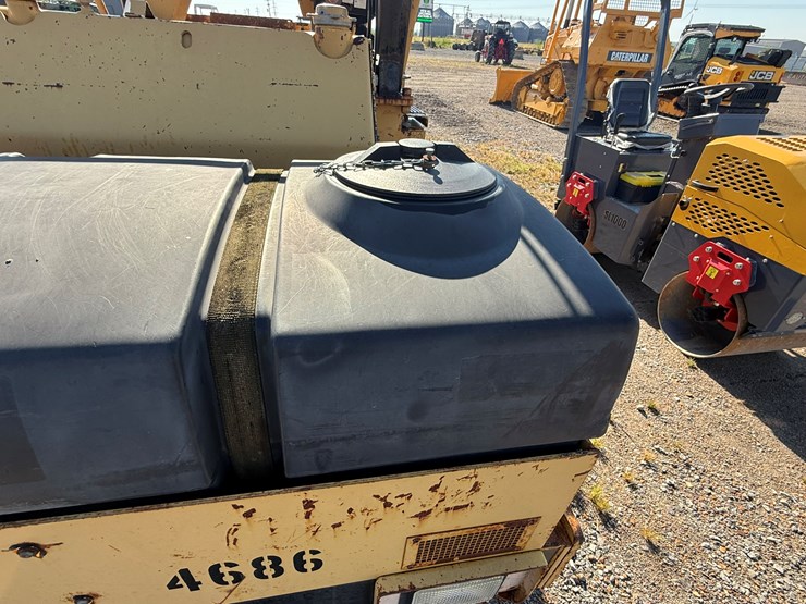 caterpillar-cb-434-image-11