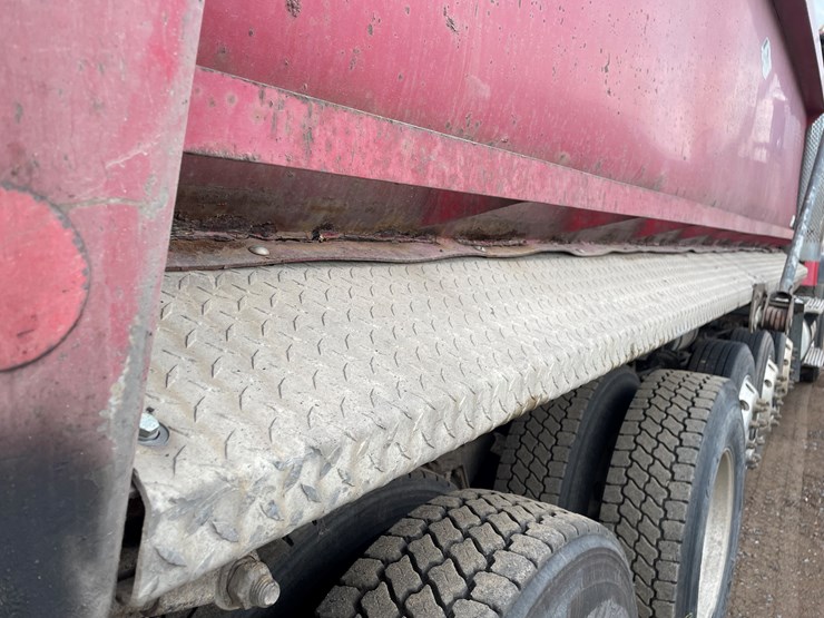 #2149-•-2002-international-5500i-dump-truck-(has-mn-title)-image-17