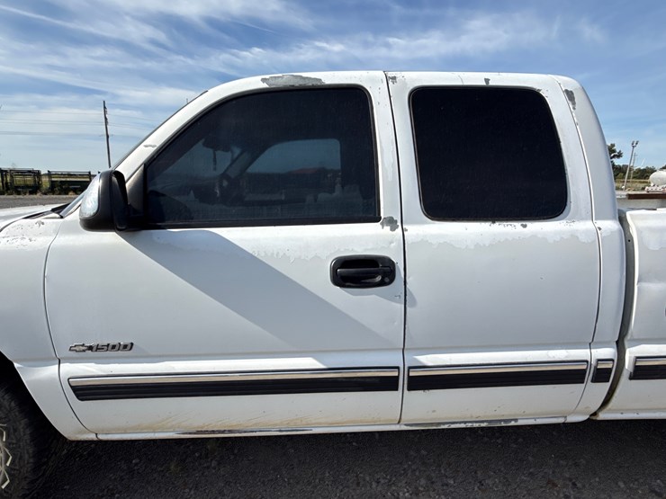 2002-chevrolet-1500-image-11