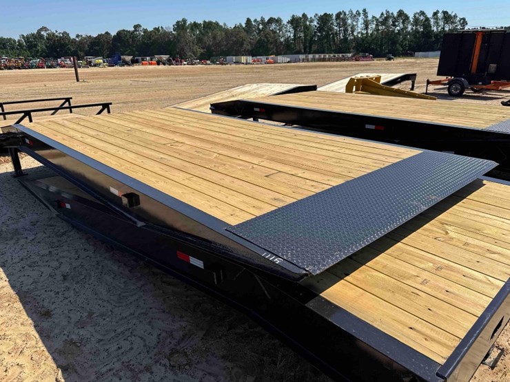 unused-x-star-20'-x-101"-loading-ramp-image-1