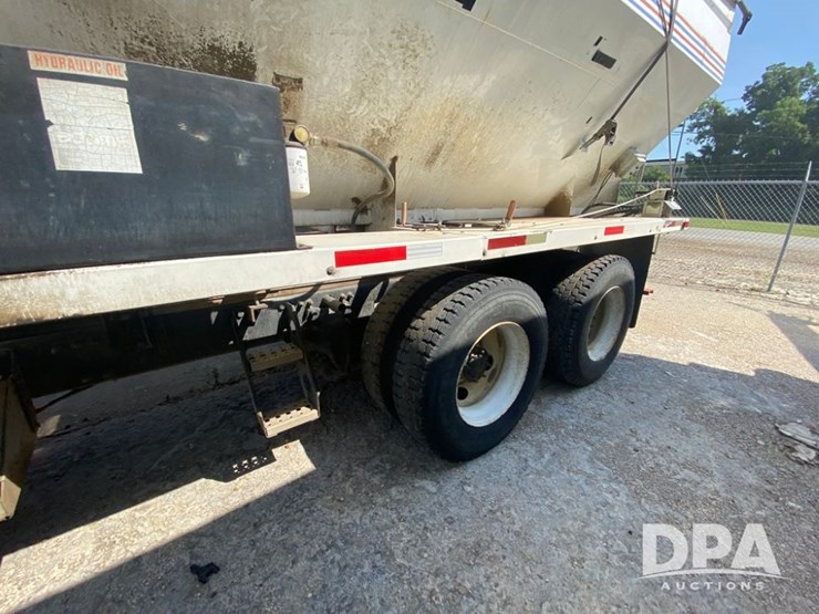 2005-freightliner-dry-tender-truck-(pz13841,-unit-28072)-image-5