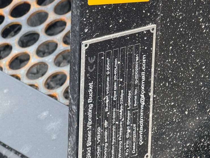 #2000-•-#26352-•-unused-giyi-59"-skid-steer-screening-bucket-dzdd2507131-image-11