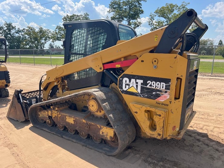 2015-caterpillar-299d-image-2