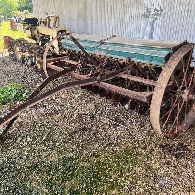 Oliver Superior 8ft Grain Drill
