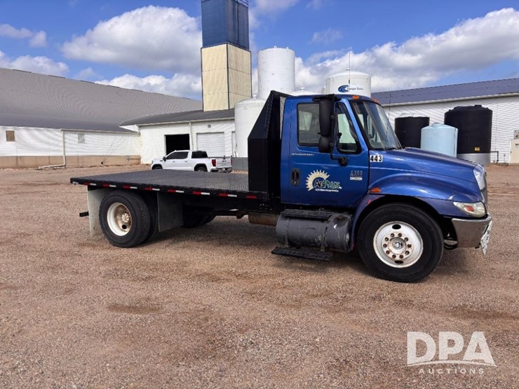 2006-international-durastar-4300-image-3