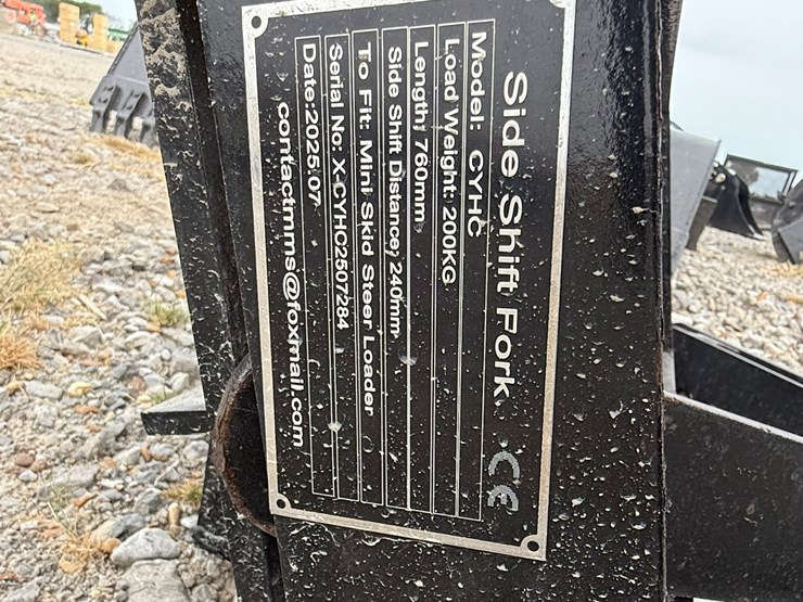 #230-•-#26375-•-unused-giyi-30"-mini-skid-steer-side-shift-fork-xcyhc2507284-image-8
