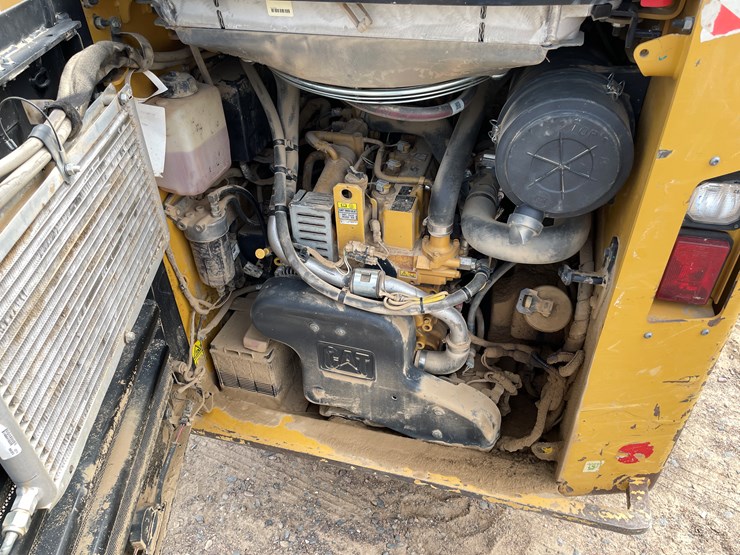 2014-caterpillar-262d-image-11