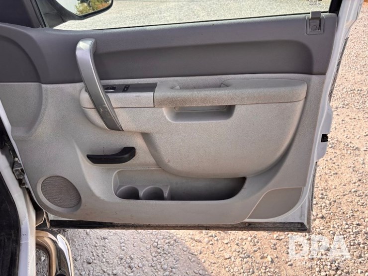 2012-chevrolet-3500-image-57