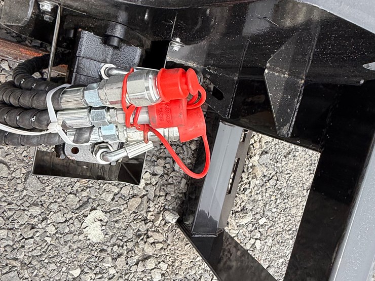 #2000-•-#27000-•-unused-giyi-gy-d39f-skid-steer-trencher-f-dkgj392507110-image-10