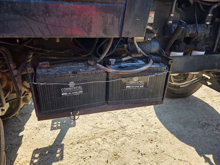 1984-case-ih-2394-image-43