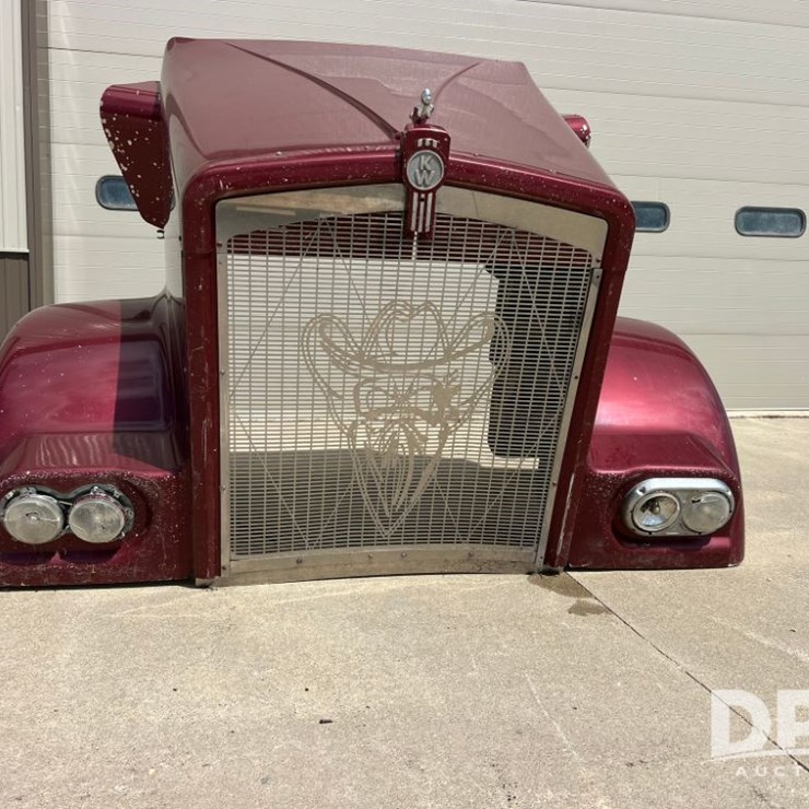 KENWORTH W900