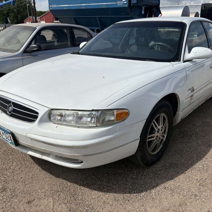 1999 Buick Regal LS 4 Door, 3.8L V6, 215/70R15 Tires on Alloy Wheels, Leather, Power Driver Seat, AM