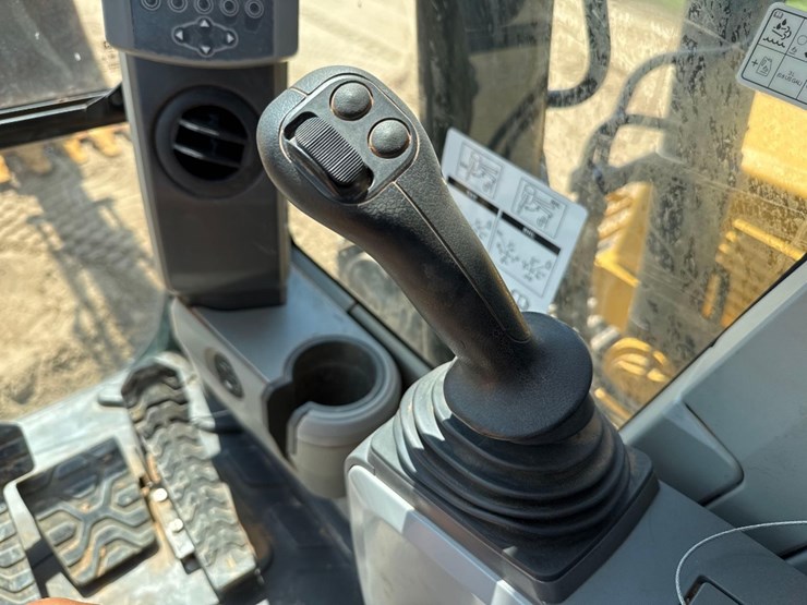 2018-caterpillar-318fl-image-29