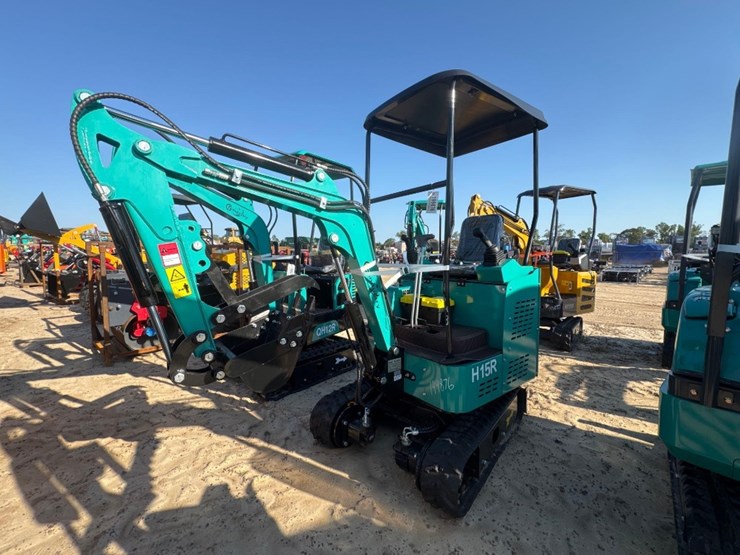 unused-cfg-h15r-excavator-image-1